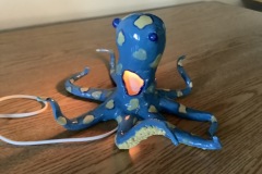 Ava-Muzzo-Grade-11-Clay-lamp